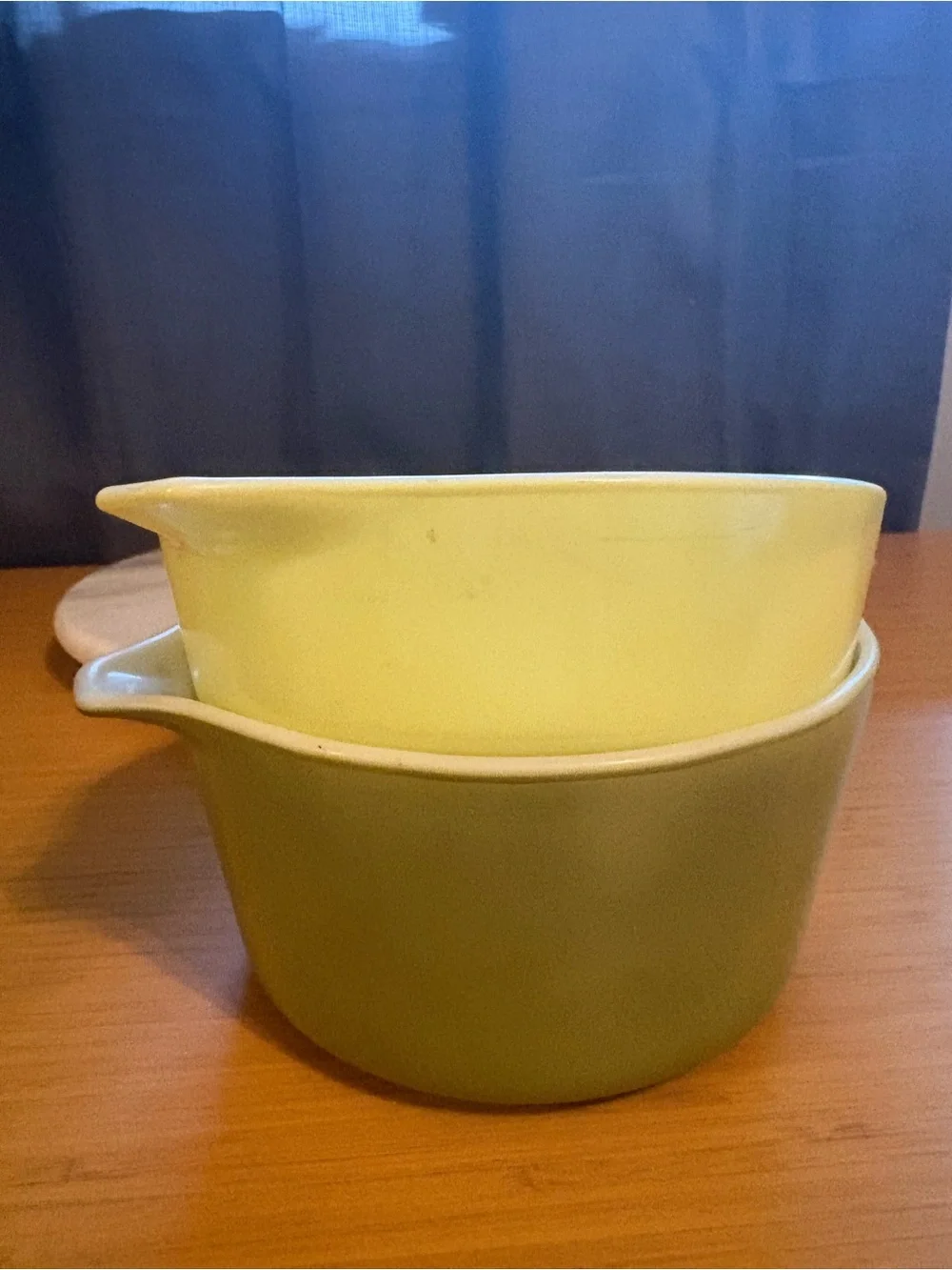 Vintage Pyrex set Green and yellow 471 & 473
